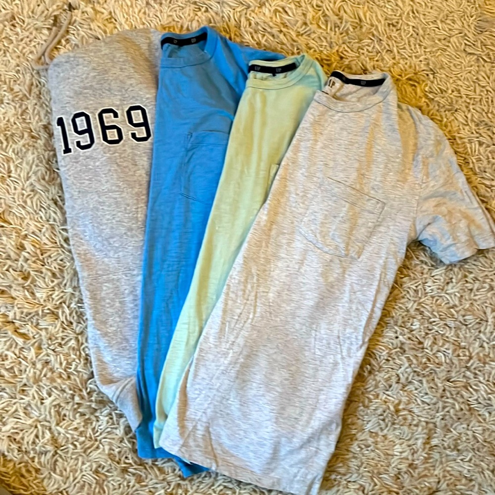 GAP Men’s SZ Small Tees & Hoodie EUC